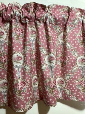 HANDMADE PINK FLORAL BOUQUET COTTON VALANCE, 42 X 15 INCHES
